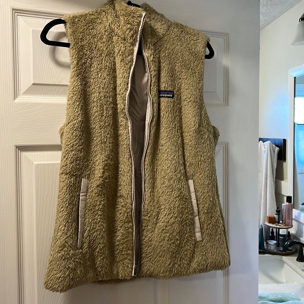 Womens Patagonia Vest. Size XL. NEVER WORN